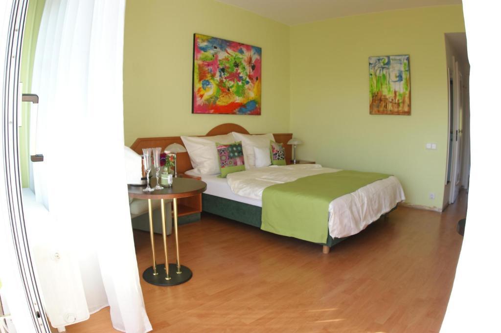 Hotel Tannenhof Baden-Baden Room photo